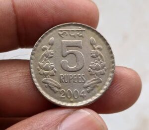 Five rupees 2004 hydrabad mint fine condition