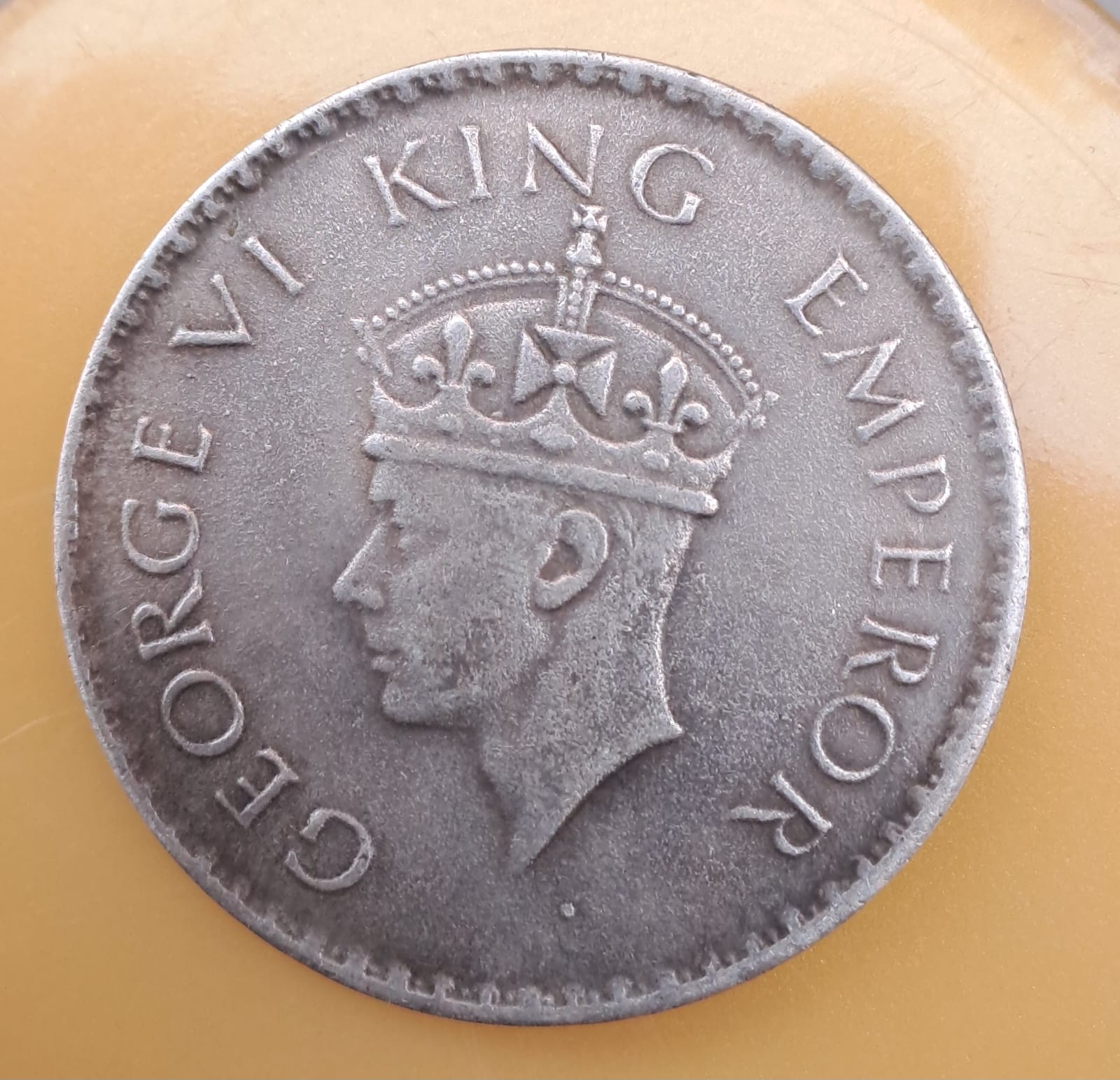 one rupees victoria queen lakhi coin 11.66 gm - Image 6