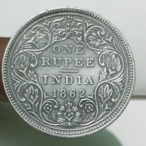 One rupess 1862 Victoria silver coin 12 dot